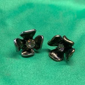 Magnolia stud earrings